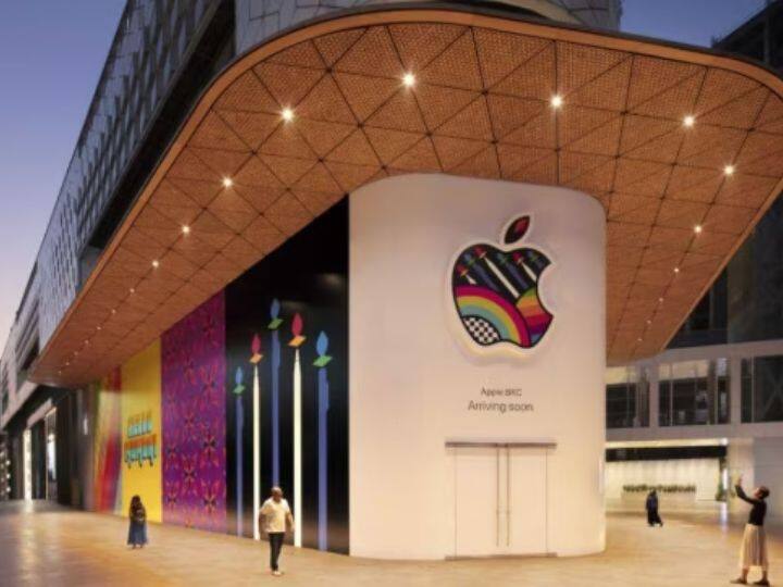 Apple के कर्मचारी नहीं कर सकते ChatGPT का इस्तेमाल, जानिए कंपनी ने क्यों दिया यह सख्त आदेश Apple restricts employees from using ChatGPT at work here is the reason why Apple के कर्मचारी नहीं कर सकते ChatGPT का इस्तेमाल, जानिए कंपनी ने क्यों दिया यह सख्त आदेश