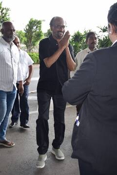 Rajinikanth: ముంబై ఎయిర్ పోర్టులో తళుక్కున మెరిసిన తలైవా