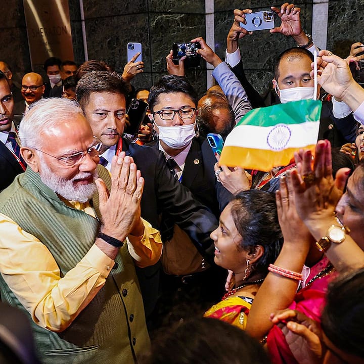 তার মধ্যে ছিল পাকিস্তান-প্রসঙ্গ। এনিয়ে প্রধানমন্ত্রী বলেন,  পাকিস্তানের সঙ্গে 