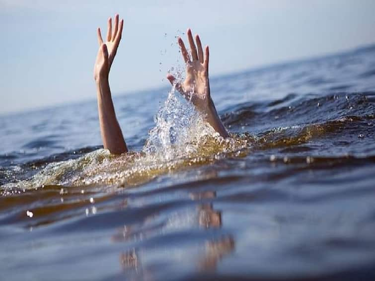 pune residents 4 year old boy death in swimming pool at dive agar raigad Raigad: पुण्यातून कोकणात फिरायला आलेल्या कुटुंबावर मोठा आघात; स्विमिंग पुलमध्ये बुडून चार वर्षीय चिमुकल्याचा मृत्यू