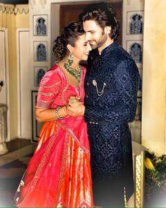 Divyanka Tripathi Mumbai House: महल से खूबसूरत घर में पति के साथ रहती हैं दिव्यांका, देखिए कपल के होम स्वीट होम की Inside तस्वीरें