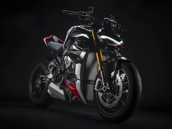 Ducati offering amazing discounts on its bikes on completing 10 years in india Discount on Ducati Bikes: इस बाइक पर मिल रहा इतना तगड़ा डिस्काउंट, जितने में खरीद लेंगे एक कार!