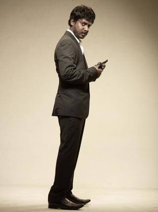 2007 ஆம் ஆண்டில் வெங்கட் பிரபு இயக்கத்தில் உருவான சென்னை 600028 திரைப்படத்தில் அறிமுகமனார் விஜய் வசந்த்.