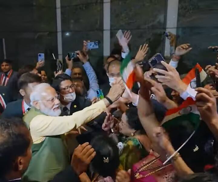 पीएम मोदी ने जापान के हिरोशिमा शहर में जी-7 शिखर सम्मेलन में आज कई देशों के राष्ट्राध्यक्षों के साथ बैठक की. इसके अलावा उन्होंने भारतीय मूल के लोगों के बीच यूं वक्त बिताया.