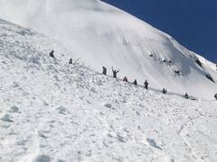 हिमाचल में लाहौल और स्पीति जिले में भारी बर्फबारी, 110 लोगों को रेसक्यू करके निकाला गया