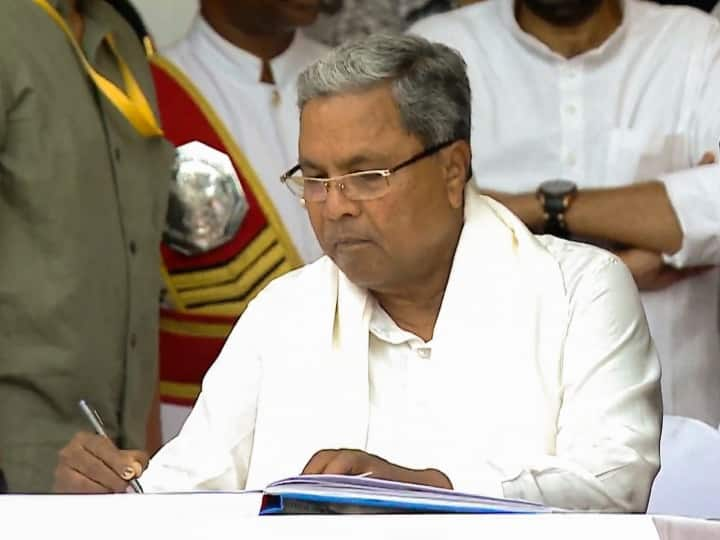 Karnataka Assembly Session Begins Today with RV Deshpande as Pro-tem Speaker Siddaramaiah MLA Oath Siddaramaiah-Led Karnataka Govt To Have Its First Assembly Session Today With RV Deshpande As Pro-Tem Speaker