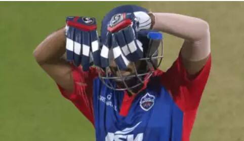 ਜ਼ਿਕਰਯੋਗ ਹੈ ਕਿ ਇਸ ਸੀਜ਼ਨ ਦੇ ਸੱਤ ਮੈਚਾਂ 'ਚ ਪ੍ਰਿਥਵੀ ਸ਼ਾਅ ਨੇ ਸਿਰਫ 101 ਦੌੜਾਂ ਬਣਾਈਆਂ ਹਨ, ਜਿਨ੍ਹਾਂ 'ਚੋਂ ਪਿਛਲੇ ਮੈਚ 'ਚ ਉਸ ਨੇ 54 ਦੌੜਾਂ ਬਣਾਈਆਂ ਸਨ। ਇਸ ਦਾ ਮਤਲਬ ਹੈ ਕਿ ਉਸ ਨੇ 6 ਮੈਚਾਂ 'ਚ 47 ਦੌੜਾਂ ਬਣਾਈਆਂ ਸਨ।