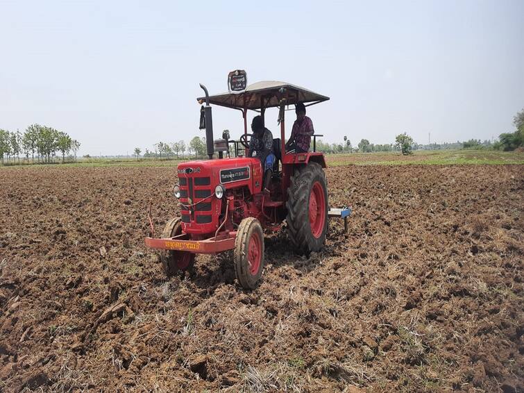 Farmers preparing for cultivation in Alakudi area of ​​Thanjavur district ​​Thanjavur : குறுவை, சம்பா, தாளடி சாகுபடிக்காக தயாராகும் விவசாயிகள்.. பணிகள் தீவிரம்..!