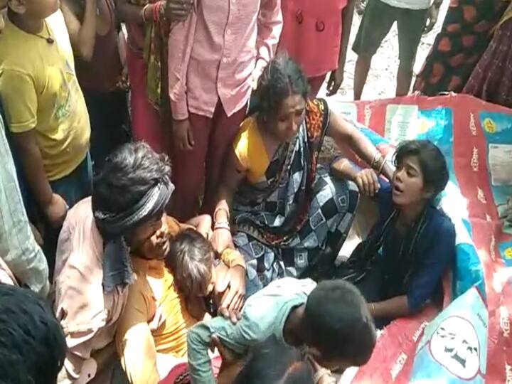Boat filled with 40 people overturned in Gandak river in Bagaha one woman died due to drowning ann Bihar News: बगहा में 40 लोगों से भरी नाव गंडक नदी में पलटी, डूबने से एक महिला की मौत, शव बरामद