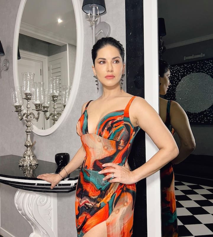 Sunny Leone is a stunner in all seasons