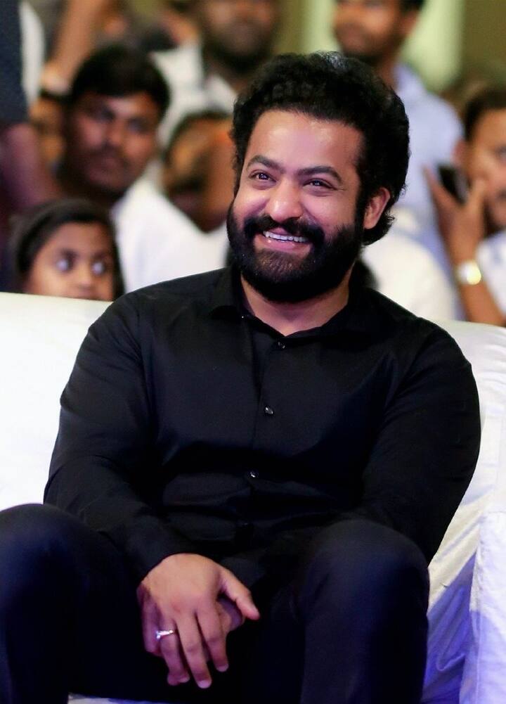 அதன் பின் ஜூனியர் என்.டி.ஆரின் வசீகரிக்கும் நடிப்பும், அடக்கமான ஆளுமையும், ஜூனியர் என்.டி.ஆரை வெற்றியின் உச்சத்தை அடைய உதவியது.