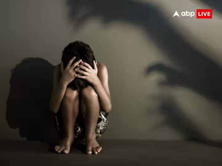 Arrah Rape 12 year old girl raped by 50 year old man accused arrested in Bhojpur bihar news ann Arrah Rape: विक्षिप्त किशोरी से 52 वर्षीय व्यक्ति ने किया रेप, आरोपी को भाभी ने रंगे हाथ पकड़ा, ग्रामीणों ने जमकर पीटा