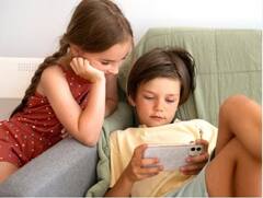 ਕੀ ਤੁਸੀਂ ਬੱਚਿਆਂ ਨੂੰ ਚੁੱਪ ਕਰਾਉਣ ਲਈ ਉਨ੍ਹਾਂ ਨੂੰ ਦੇ ਦਿੰਦੇ ਹੋ ਫ਼ੋਨ? ਜੇ ਹਾਂ, ਤਾਂ ਇਸ ਹੈਰਾਨ ਕਰਨ ਵਾਲੀ ਰਿਪੋਰਟ ਨੂੰ ਪੜ੍ਹੋ, ਫਿਰ ਨਹੀਂ ਕਰੋਗੇ ਗਲਤੀ