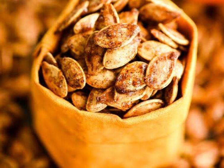 From Diabetes to Fertility Problems The Surprising Benefits of Pumpkin Seeds நீரிழிவு நோயில் இருந்து கருவுறுதல் பிரச்சனை வரை… பூசணி விதையின் ஆச்சரியமளிக்கும் நன்மைகள்!
