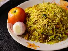 Poha: क्या सच में उतना पौष्टिक है 'पोहा', जितना समझते हैं आप? इसे ब्रेकफास्ट में खाना कितना सही?