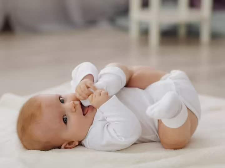 baby having loose motion while teething भ्रम या सच्चाई!... क्या दांत निकलने की वजह से शिशु को डायरिया होता है, जानिए इस बारे में क्या कहता है साइंस