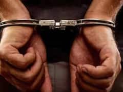 महिला IAS को परेशान करने के आरोप में IRS अधिकारी गिरफ्तार, दिल्ली पुलिस ने 3 धाराओं में दर्ज किया केस