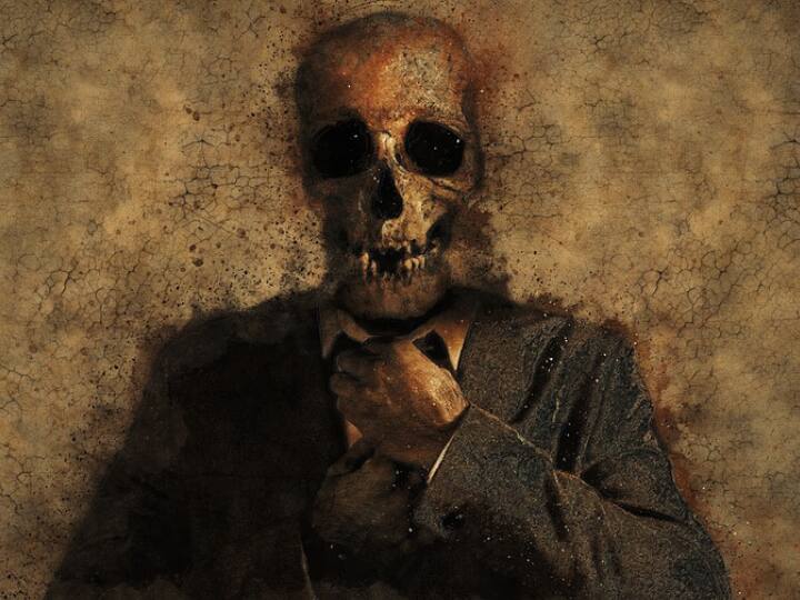 Interesting facts about death When a person dies he feel many changes in the body 2 weeks before death says report मौत के दौरान शरीर में सबसे ज्यादा एक्टिव रहते हैं ये हॉर्मोन, जिनसे होते हैं ये बदलाव