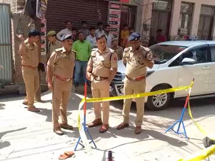 Firozabad woman shot dead husband was standing at distance Police Investigation ann Firozabad News: फिरोजाबाद में महिला की दिन दहाड़े गोली मारकर हत्या, ताबड़तोड़ फायरिंग से इलाके में हड़कंप
