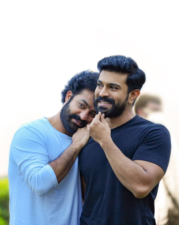 ராஜமெளலியின் மூன்று படங்களில் நடித்த இவருக்கு, பம்பர் லாட்டரி போல் அமைந்தது ஆர்.ஆர்.ஆர். வாய் மணக்க அண்ணா அண்ணா என் அழைத்த கொமரம்/அத்தர் கதாபாத்திரம் பலரது கவனத்தை ஈர்த்தது.