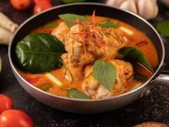 Thai Chicken Curry: इंडियन स्टाइल में बनी चिकन करी खाकर पक गए हैं तो घर पर बनाएं थाई चिकन करी