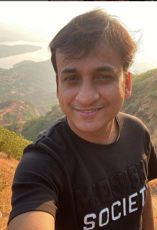 अभिनेता संकर्षण कऱ्हाडे  हा  त्याच्या अभिनयानं प्रेक्षकांची मनं जिंकत असतो.