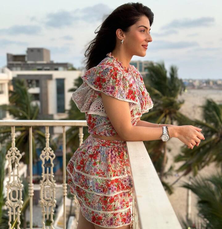 'కృష్ణగాడి వీర ప్రేమగాధ'తో తెలుగు తెరకు మెహరీన్ కథానాయికగా పరిచయం అయ్యారు. ఆ తర్వాత 'మహానుభావుడు', 'రాజా ది గ్రేట్', 'ఎఫ్ 2' వంటి హిట్ సినిమాలు చేశారు. (Image Courtesy : mehreenpirzadaa / Instagram)