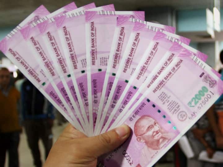 2000 Rupee Currency Note RBI Samajwadi Party Udaiveer Singh Reaction Taunt On Narendra Modi Government ANN 2000 Rupee Note: दो हजार रुपये का नोट बंद होने पर सपा का केंद्र सरकार पर तंज, कहा- 'इनके पास सिर्फ मास्टरस्ट्रोक'