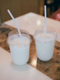 दही या छाछ...गर्मियों में आपके शरीर के लिए क्या फायदेमंद है?