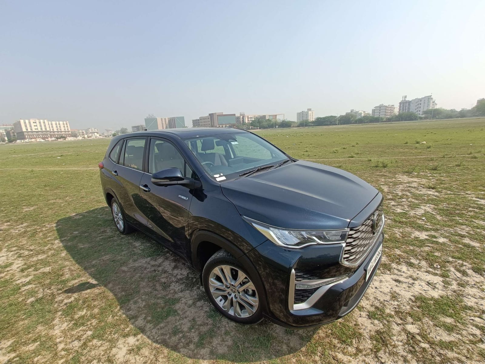 Toyota Innova Hycross: देखिए नई टोयोटा इनोवा हाईक्रॉस हाइब्रिड का माइलेज रिव्यू, ढेर सारे फीचर्स से है लैस 