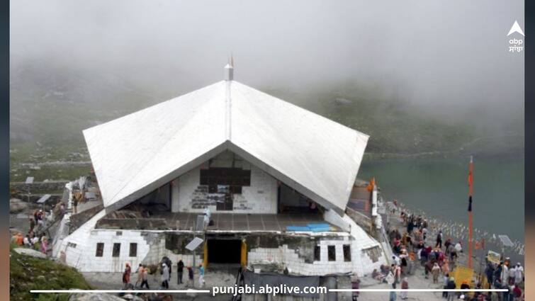 Shri Hemkunt Sahib door open, more than two thousand people joined the first group Hemkund Sahib Yatra 2023: ਸ੍ਰੀ ਹੇਮਕੁੰਟ ਸਾਹਿਬ ਦੇ ਖੁੱਲ੍ਹੇ ਕਪਾਟ, ਦੋ ਹਜ਼ਾਰ ਤੋਂ ਜ਼ਿਆਦਾ ਸੰਗਤ ਪਹਿਲੇ ਜੱਥੇ ‘ਚ ਹੋਈ ਸ਼ਾਮਲ