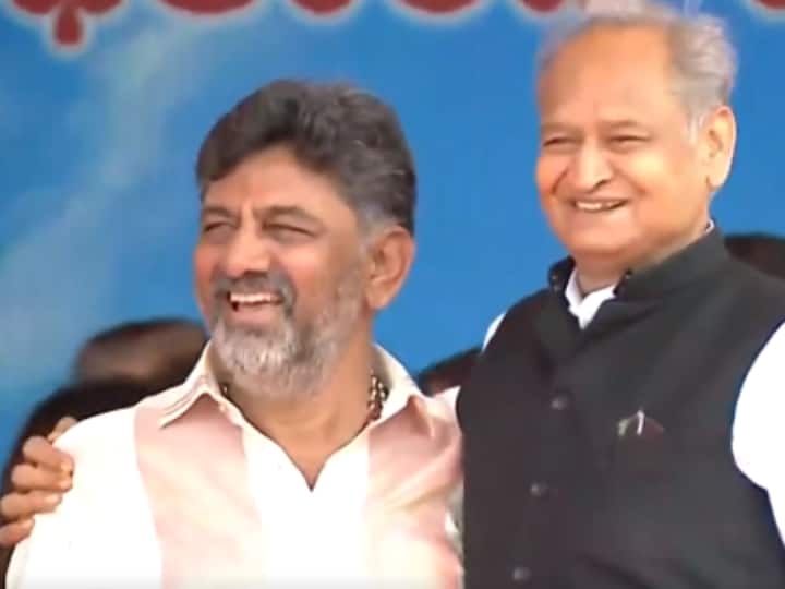 Rajasthan Chief Minister Ashok Gehlot was seen congratulating Shivakumar on this occasion, just minutes before his Oath-taking. (Twitter/@ANI)