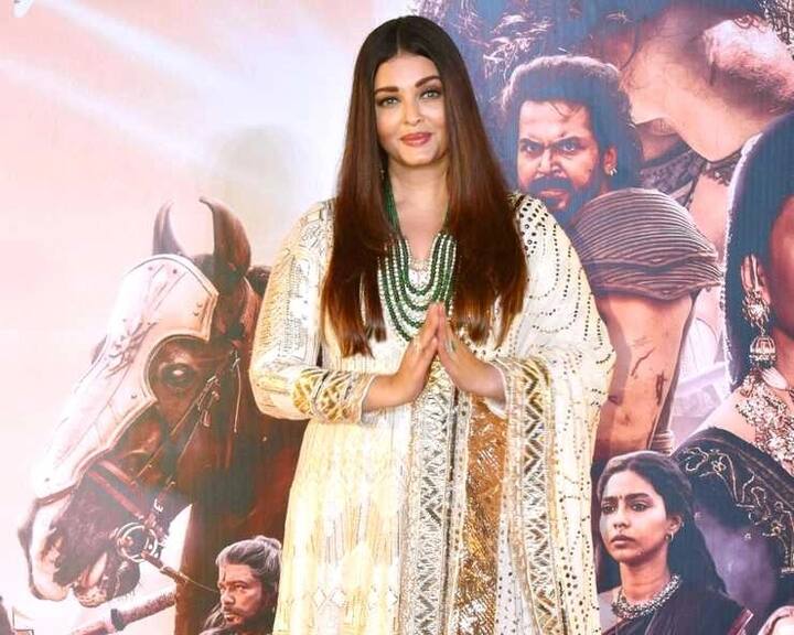 दुबई वाला आलीशान विला - मुंबई के अलावा ऐश्वर्या के पास दुबई में भी एक 16 करोड़ रुपये की कीमत वाला लग्जरी विला है. एक्ट्रेस का ये विला दुबई के सेंचुरी फॉल में स्थित है.