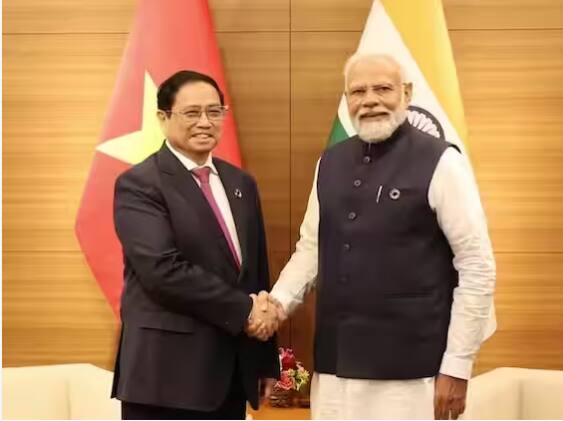 ਮੀਟਿੰਗ ਦੌਰਾਨ ਪੀਐਮ ਮੋਦੀ ਨੇ ਆਪਣੇ ਵੀਅਤਨਾਮੀ ਹਮਰੁਤਬਾ ਫਾਮ ਮਿਨ੍ਹ ਚਿਨ੍ਹ ਨਾਲ ਵੀ ਮੁਲਾਕਾਤ ਕੀਤੀ। ਉਨ੍ਹਾਂ ਨੇ ਊਰਜਾ, ਤਕਨਾਲੋਜੀ, ਵਣਜ ਅਤੇ ਰੱਖਿਆ ਵਰਗੇ ਮੁੱਦਿਆਂ ਵਿੱਚ ਭਾਰਤ-ਵੀਅਤਨਾਮ ਦੋਸਤੀ ਦੇ ਵੱਖ-ਵੱਖ ਪਹਿਲੂਆਂ 'ਤੇ ਚਰਚਾ ਕੀਤੀ।