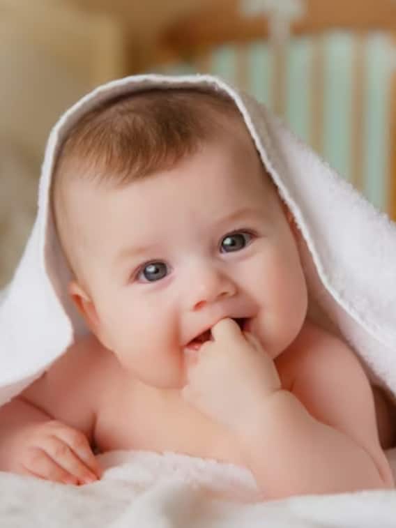 क्या दांत निकलने की वजह से शिशु को लूज मोशन होता है