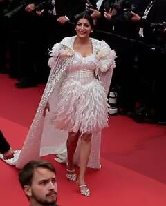 Photos : કાન્સ ફિલ્મ ફેસ્ટિવલમાં રેડ કાર્પેટ પર હરિયાણવી છોરી સપનાનો જલવો