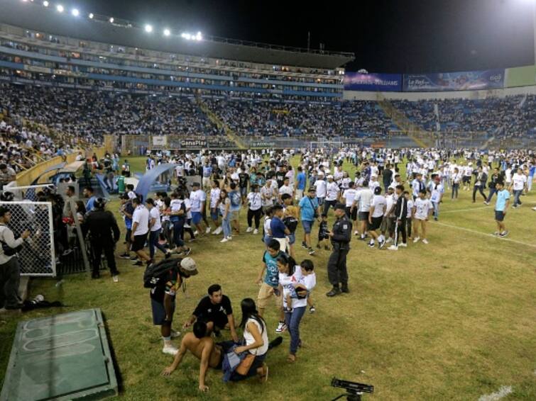 Twelve Killed Several Injured Stampede Gate Falls El Salvador Football Cuscatlan Stadium San Salvador 12 Dead, Several Injured In Stampede After Gate Falls In El Salvador Football Stadium