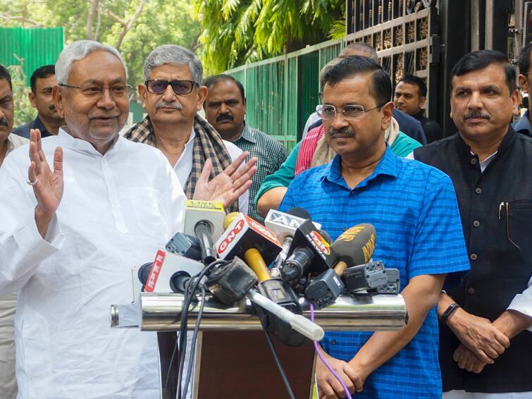 After Nitish, Kejriwal To Meet Mamata Banerjee On May 23 To ‘Defeat’ Centre’s Ordinance