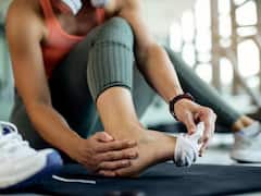 पैरों में हो रहा तेज दर्द? तो इसे हल्के में न लें, ये 5 बीमारियां हो सकती हैं वजह