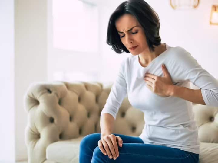Do not consider the pain in the chest as minor it can be of 6 types of problems Chest Pain: सीने में होने वाले दर्द को ना समझें मामूली...हो सकती है ये 6 तरह की दिक्कत