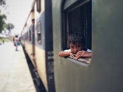 ट्रेन से सफर के दौरान नहीं होगी कोई परेशानी, बस दिमाग में बैठा लीजिए ये 5 नियम