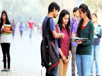 TN Arts College Admission apply soon tomorrow is last date apply students TN Arts College Admission : அரசு கலை அறிவியல் கல்லூரிகளில் விண்ணப்பிக்க நாளை கடைசி நாள்... இதை தவற விடாதீங்க...!