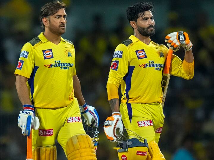 Karma will get back at you: Ravindra Jadeja’s cryptic tweet a day after CSK qualify for play-offs Jadeja - Dhoni Issue: ஜடேஜா - தோனி இடையே சண்டையா..? ஜட்டு ட்விட்டர் பதிவால் ரசிகர்கள் குழப்பம்..!