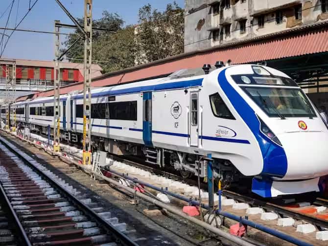 Vande Bharat Express PM Modi inaugurated Puri Howrah Train See all 16 Route List Vande Bharat Express Route: देश में कितनी वंदे भारत एक्सप्रेस ट्रेन, क्या है रूट, यहां देखिए पूरी लिस्ट