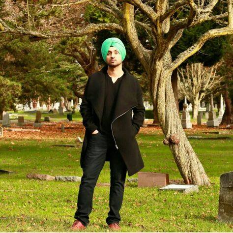 ਕਾਬਿਲੇਗ਼ੌਰ ਹੈ ਕਿ ਦਿਲਜੀਤ ਅਤੇ ਨਿਮਰਤ ਸਟਾਰਰ ਇਸ ਫਿਲਮ ਨੂੰ ਪੰਜਾਬੀ ਫਿਲਮ ਨਿਰਦੇਸ਼ਕ ਅੰਬਰਦੀਪ ਸਿੰਘ ਵੱਲੋਂ ਨਿਰਦੇਸ਼ਿਤ ਕੀਤਾ ਗਿਆ ਹੈ।