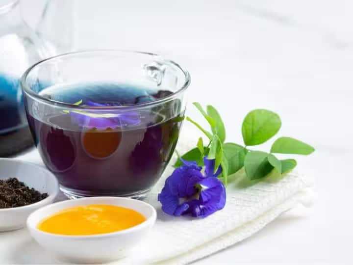 Blue Tea Butterfly Pea Flower Tea Amazing Health Benefits How To Make Butterfly Pea Tea Blue Tea Benefits: आरोग्यासाठी लाभदायी ब्लू टी, जाणून घ्या फुलांपासून बनविलेल्या 'या' चहाबद्दल