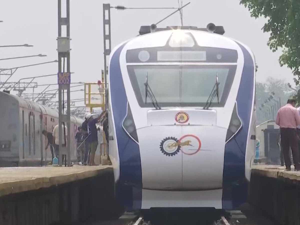 Northeast First Vande Bharat Express Trains New Jalpaiguri West Bengal ...