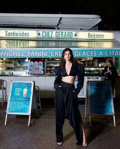 Cannes 2023 : एक ही दिन में दो अलग अवतार लिए ग्लैमर छलकाती दिखीं डायना पेंटी, खुली रह गई फैंस की आंखें