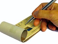 चेक पर पैसे लिखने के बाद अंत में क्यों लिखा जाता है ONLY, बेहद खास है इसके पीछे की वजह