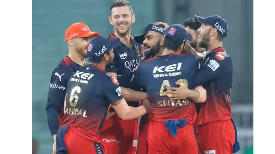 IPL 2023: ਗੁਜਰਾਤ ਖਿਲਾਫ ਮੈਚ ਤੋਂ ਪਹਿਲਾਂ RCB ਨੂੰ ਵੱਡਾ ਝਟਕਾ, ਇਹ ਖਿਡਾਰੀ ਇਸ ਕਾਰਨ ਹੋਇਆ ਟੀਮ ਤੋਂ ਬਾਹਰ A big blow to RCB before the match against Gujarat this player is out of the team due to this IPL 2023: ਗੁਜਰਾਤ ਖਿਲਾਫ ਮੈਚ ਤੋਂ ਪਹਿਲਾਂ RCB ਨੂੰ ਵੱਡਾ ਝਟਕਾ, ਇਹ ਖਿਡਾਰੀ ਇਸ ਕਾਰਨ ਹੋਇਆ ਟੀਮ ਤੋਂ ਬਾਹਰ